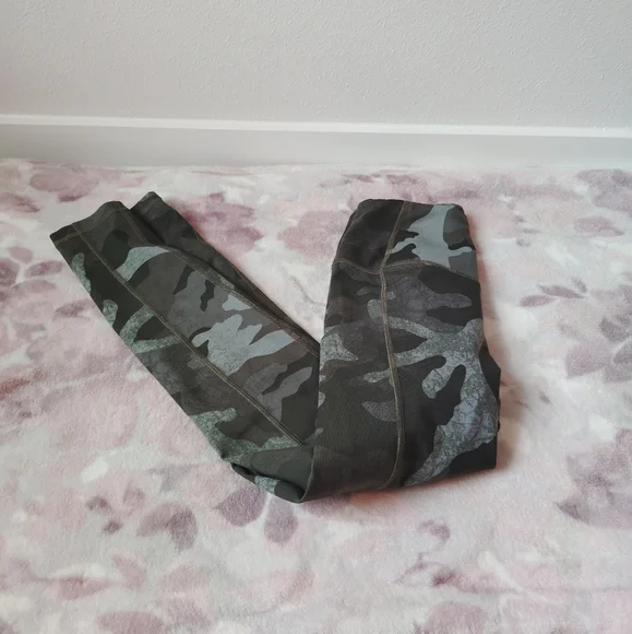 North Face Camo Leggings - Picture 4 of 8